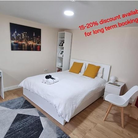 Lovely Studio-Flat With Free Parking, Free Wifi. Leeds  Exteriör bild