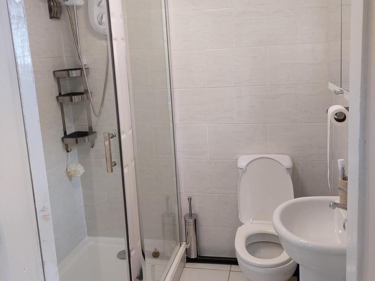 Lovely Studio-Flat With Free Parking, Free Wifi. Leeds  Exteriör bild