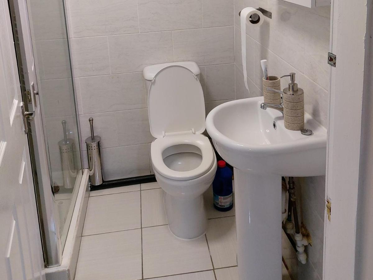 Lovely Studio-Flat With Free Parking, Free Wifi. Leeds  Exteriör bild