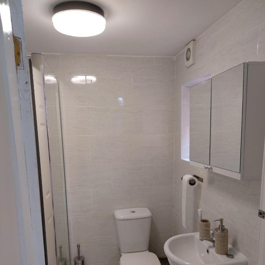 Lovely Studio-Flat With Free Parking, Free Wifi. Leeds  Exteriör bild